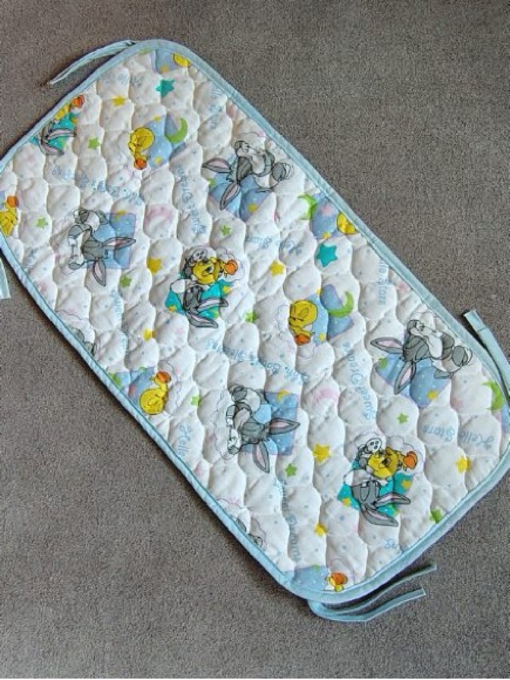 Vtg 90s Baby Looney Tunes Quilted Stroller Liner Crib Pad Bassinet Mat w/ Straps